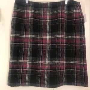 NEW Grey, pink and white plaid wool mini-skirt